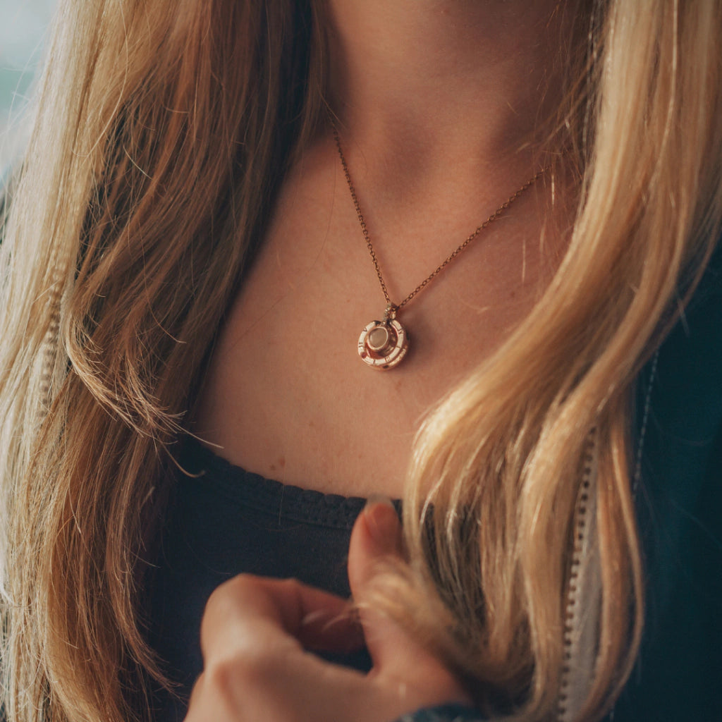Collar Love en 100 idiomas