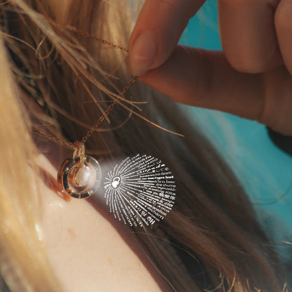 Collar Love en 100 idiomas